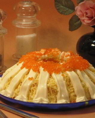 Салат с кальмарами