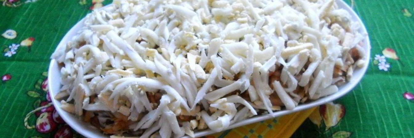 Салат с копченой горбушей