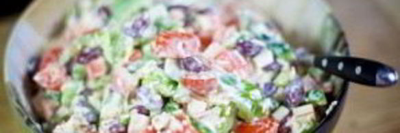 салат с крабовыми палочками и фасолью