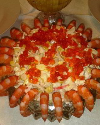 Салат с креветками и кальмаром