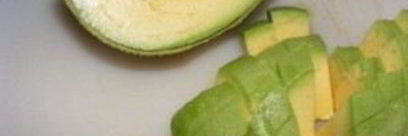 салат с креветками и листьями салата