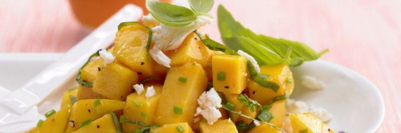 Салат с манго