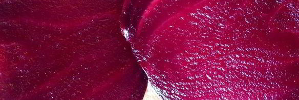 салат с печеной свеклой и черносливом