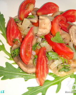 Салат с рукколой