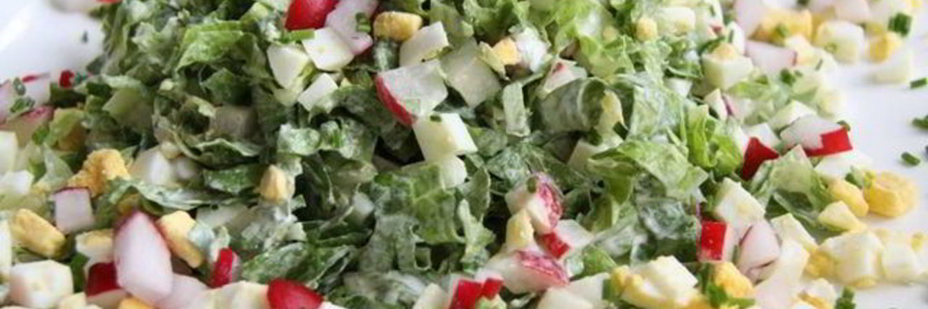 Салат с яйцом и редисом