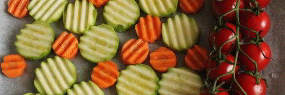 теплый салат с пастой джирандоле и запеченными овощами