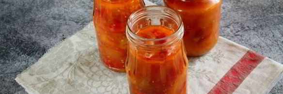 вареный салат из сладкого перца и помидоров на зиму