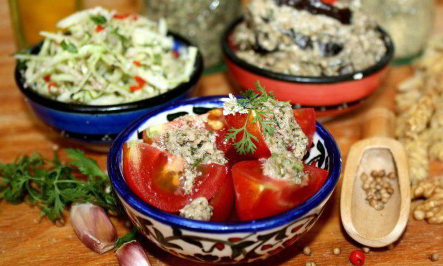 Рецепт грузинского орехового соуса к овощам