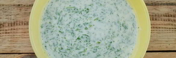 кефирный соус с чесноком и кинзой