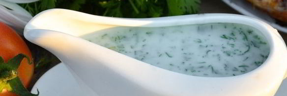 кефирный соус с чесноком и кинзой