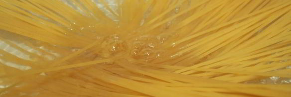 легкий мясной соус с кинзой и болгарским перцем для спагетти в мультиварке