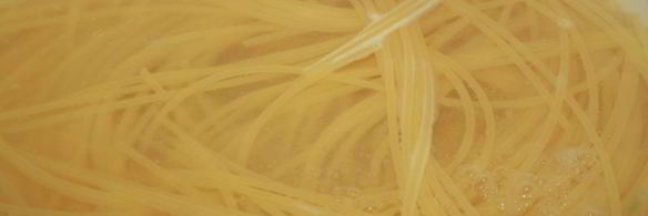 легкий мясной соус с кинзой и болгарским перцем для спагетти в мультиварке