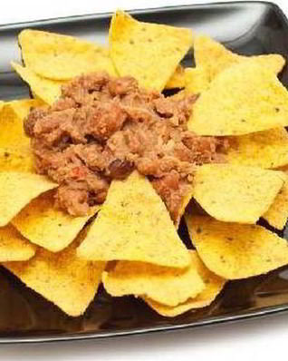 Пикантный соус из фасоли с хрустящими криспами