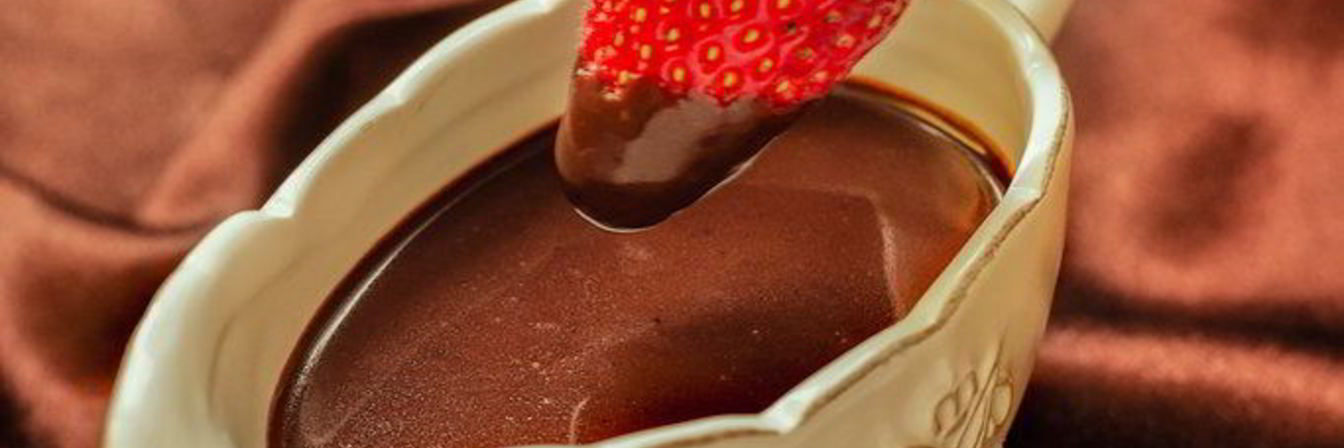 Шоколадный соус для блинов и десертов