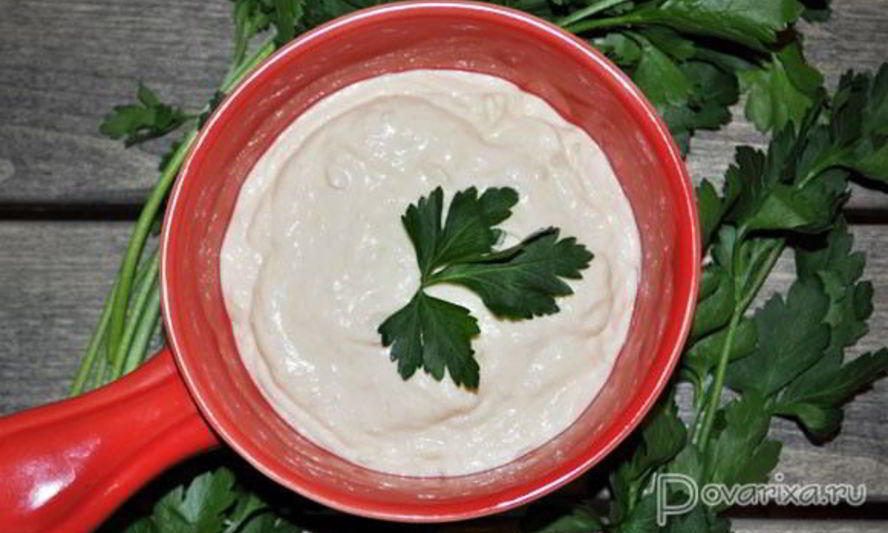 Рецепт сметанного соуса с хреном к мясу