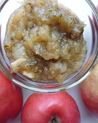 Яблочный соус чатни с сухим тимьяном