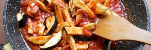 борщ с курицей и баклажанами