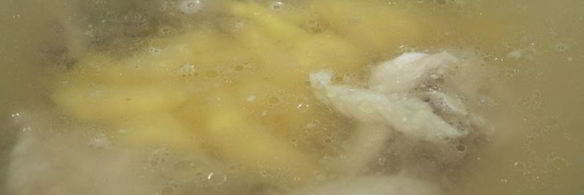 борщ с шампиньонами на куриных окорочках