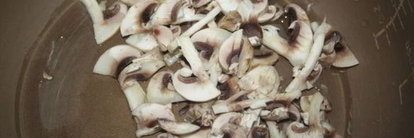 борщ с шампиньонами на куриных окорочках