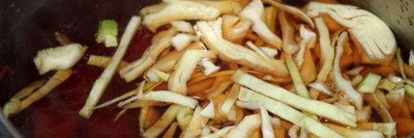 борщ с тушенкой