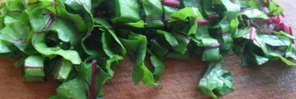 борщ со свекольной ботвой в мультиварке