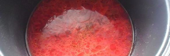 борщ со свекольной ботвой в мультиварке