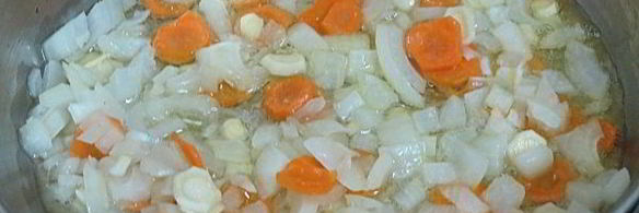 красный борщ с фасолью и копченостями