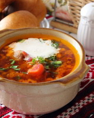 Красный борщ с молотым салом