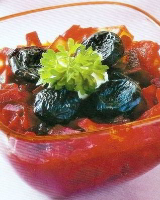 Вегетарианский борщ с черносливом