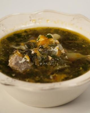 Зеленый борщ из щавеля