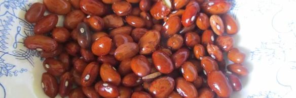 зеленый борщ с крапивой, щавелем и яйцом