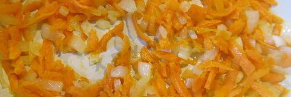 зеленый борщ с крапивой, щавелем и яйцом