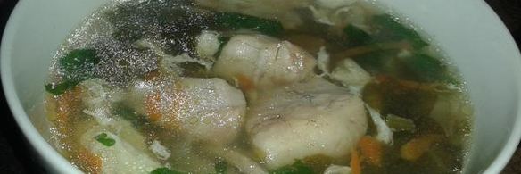 зеленый борщ с сомом