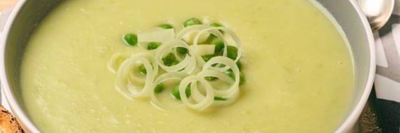 Фасолевый крем-суп с овощами и беконом