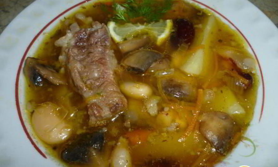 Рецепт фасолевого супа с грибами и обжаренных ребрах