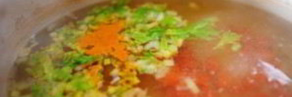 куриный суп с лапшой и сельдереем