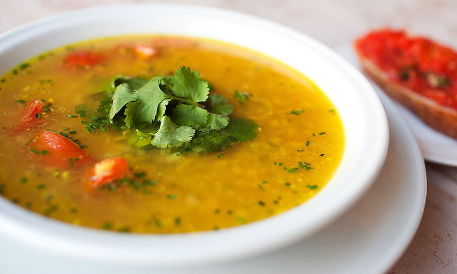 Рецепт супа из чечевицы с имбирем, томатами и кинзой