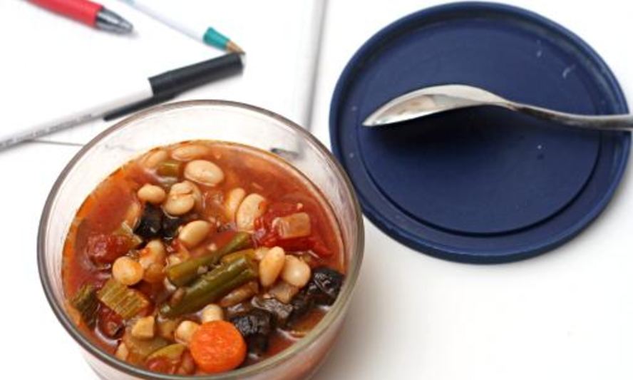 Рецепт супа из фасоли и жареных овощей