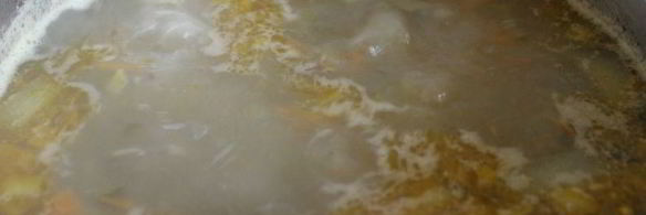 суп из говяжьего сердца с маринованными огурцами и домашней сметаной