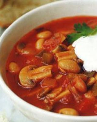 Суп из шампиньонов и консервированной фасоли