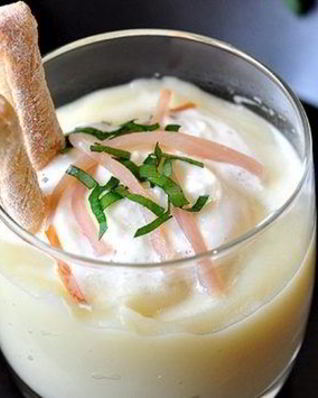 Гороховый суп-пюре с копченостями