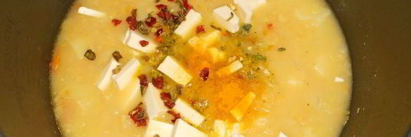 гороховый суп-пюре в мультиварке с плавленным сырком и чесночными сухариками