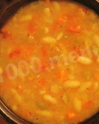 Итальянский томатный суп-пюре из белой фасоли с сельдереем