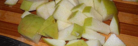 холодный мятный суп-пюре с яблоком и огурцом