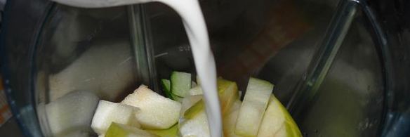 холодный мятный суп-пюре с яблоком и огурцом