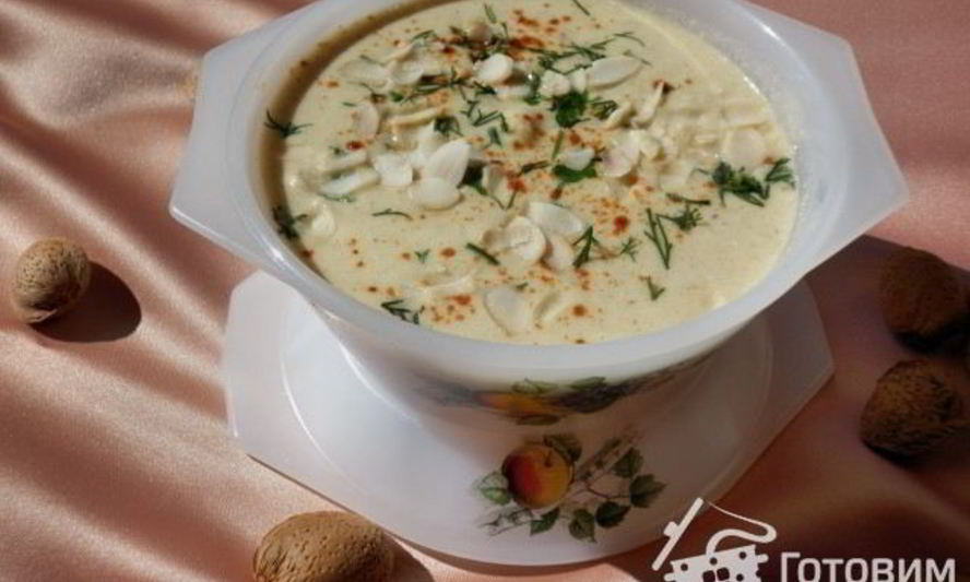 Рецепт пряного супа-пюре с цветной капустой и миндалем