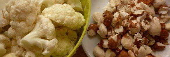 пряный суп-пюре с цветной капустой и миндалем