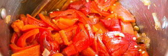 суп-пюре из печеного перца с курицей