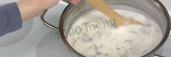 суп пюре из шампиньонов со сливками и мускатным орехом