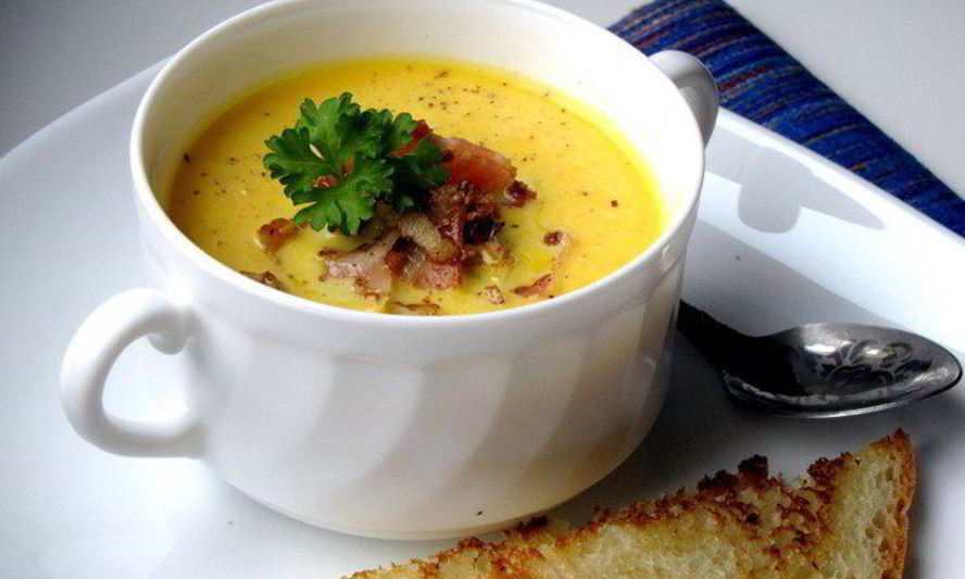 Рецепт супа-пюре из тыквы с беконом и орехами
